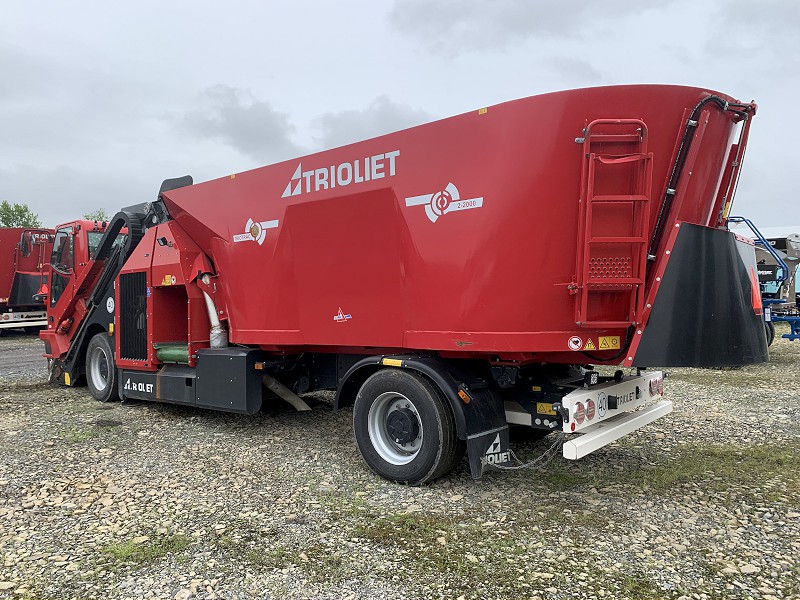 2022 TRIOLIET TRIOTRAC II 2000VL SELF-PROPELLED TMR FEED MIXER
