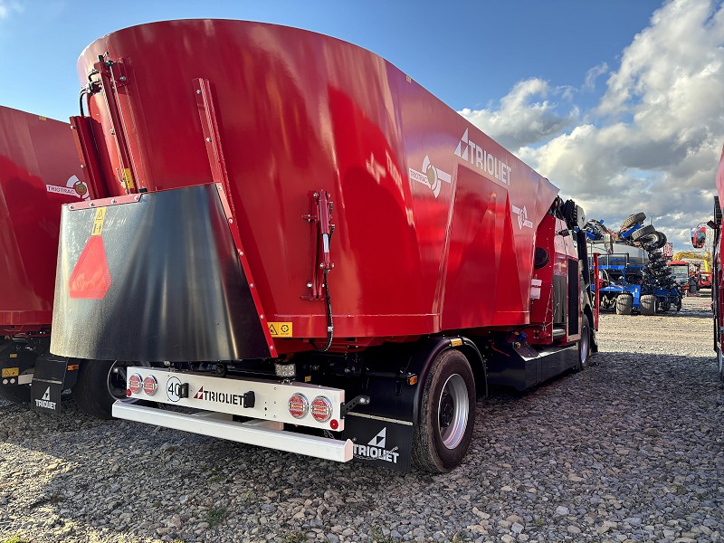 2025 TRIOLIET TRIOTRAC II 2000VL SELF PROPELLED TMR MIXER