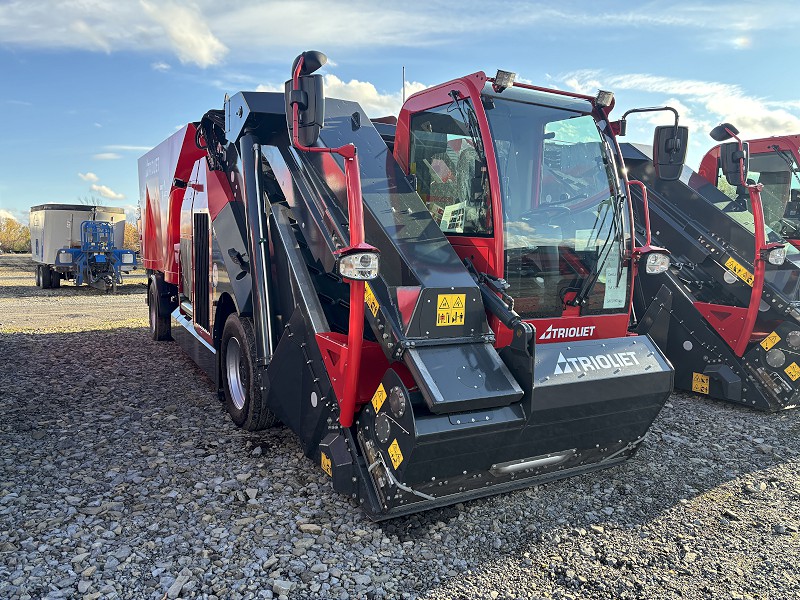 2025 TRIOLIET TRIOTRAC II 2000VL SELF PROPELLED TMR MIXER