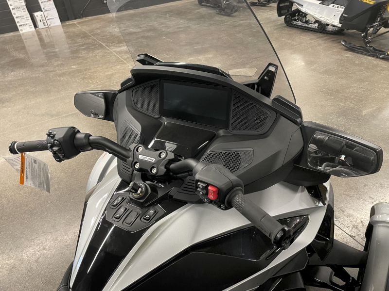 On-Road 3w Vehicles  2025 CAN-AM ON-ROAD SPYDER RT LIMITED 3 WHEEL VEHICLE (MOTORCYCLE) Photo