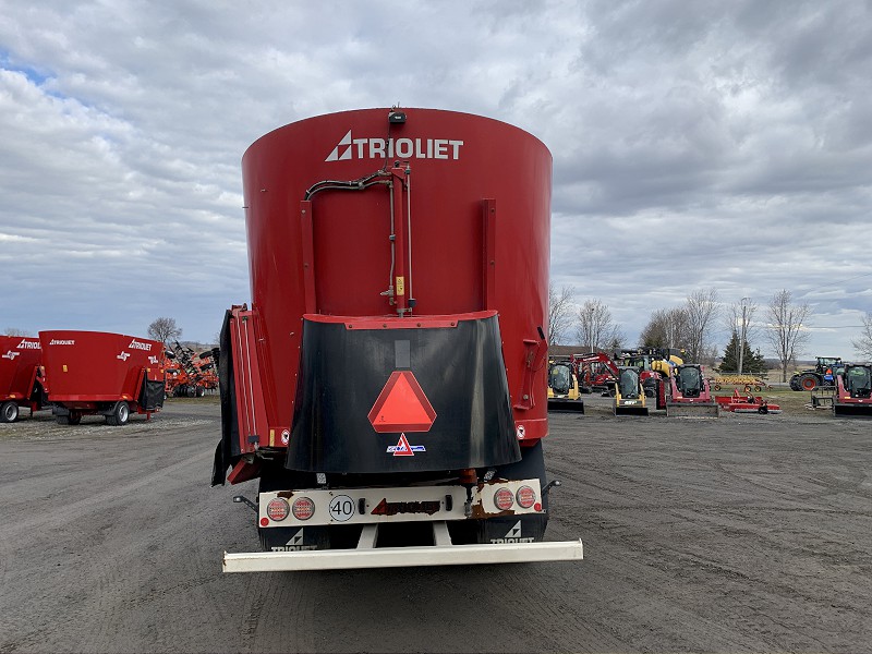 2020 TRIOLIET TRIOTRAC 2400VL TMR FEED MIXER