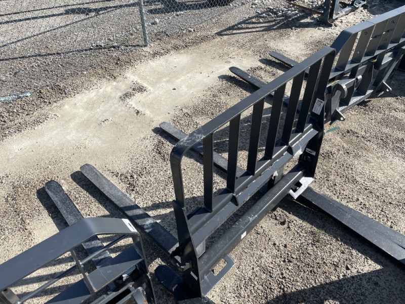 2024 CASE CONSTRUCTION 48 INCH HYDRAULIC PALLET FORKS