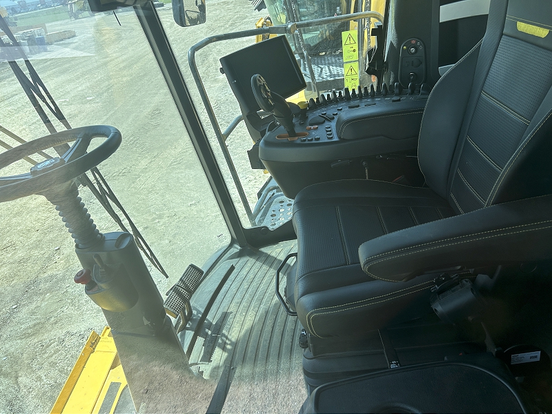 2024 NEW HOLLAND CR7.90 COMBINE