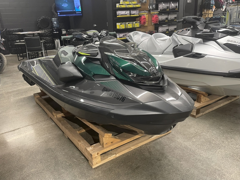 2023 SEA-DOO RXP-X APEX 300 PERSONAL WATERCRAFT WITH SOUND
