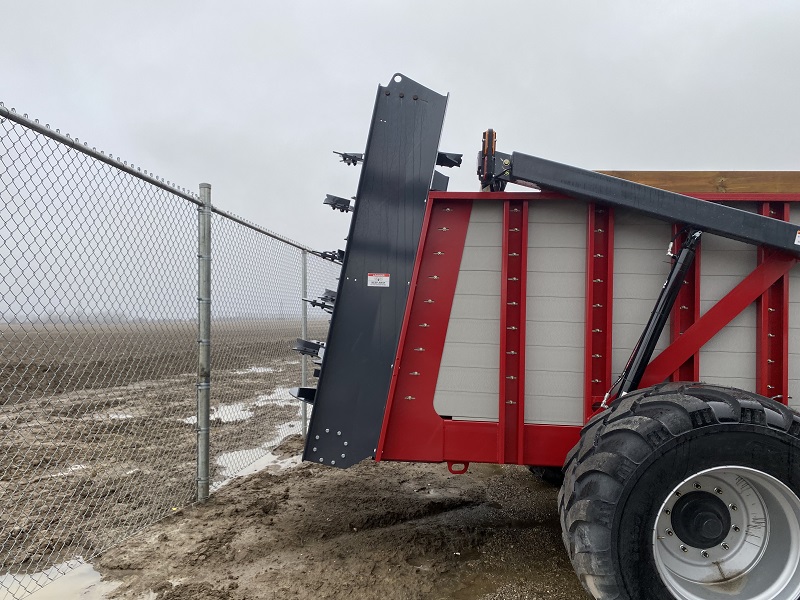 2024 HAGEDORN 8610V MANURE SPREADER