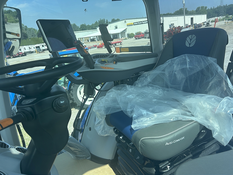 2025 NEW HOLLAND T8.325 PLMI TRACTOR
