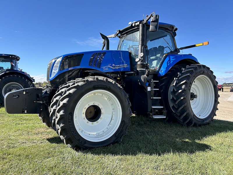 2025 NEW HOLLAND T8.325 PLMI ULTRA COMMAND TRACTOR