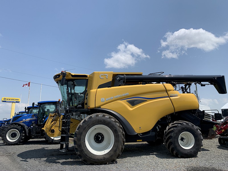 2025 NEW HOLLAND CR7.80 COMBINE