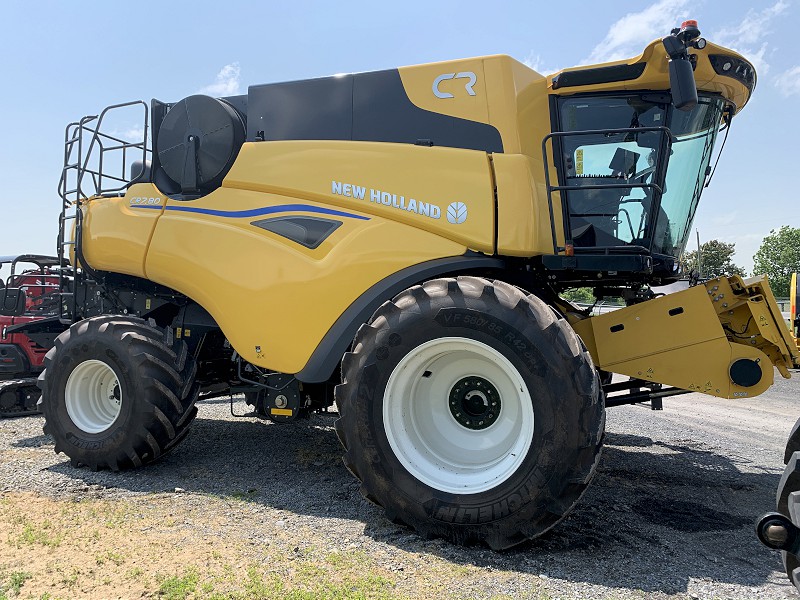 2025 NEW HOLLAND CR7.80 COMBINE
