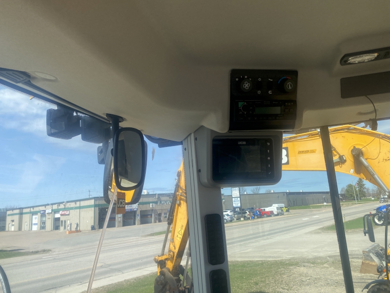 2023 JCB 427HT WHEEL LOADER