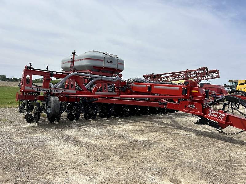 2025 UNVERFERTH RAPTOR 2130DT 12 ROW STRIP TILL (DRY FERTILIZER)
