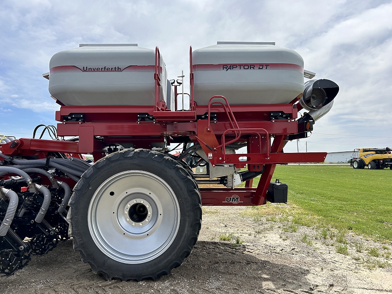 2025 UNVERFERTH RAPTOR 2130DT 12 ROW STRIP TILL (DRY FERTILIZER)
