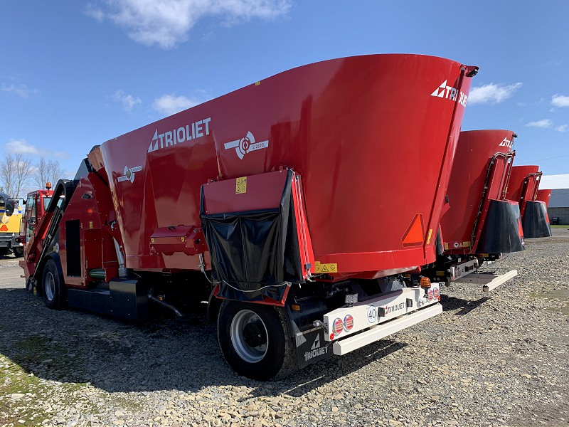 2024 TRIOLIET TRIOTRAC II 2800VL-X SELF PROPELLED TMR MIXER
