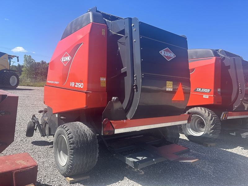 2011 KUHN VB2190 ROUND BALER