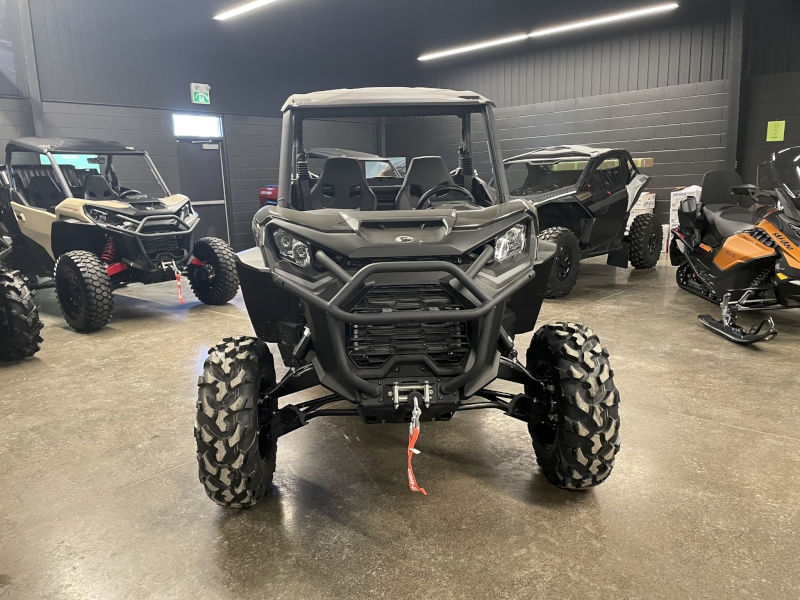 ATV & Utility Vehicles  2025 CAN-AM COMMANDER XT 1000R SIDE BY SIDE Photo