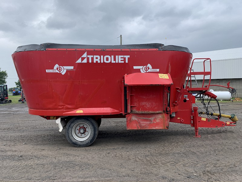 2018 TRIOLIET SOLOMIX 2 2000 ZK PULL TYPE TMR FEED MIXER