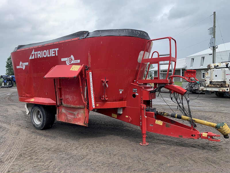 2018 TRIOLIET SOLOMIX 2 2000 ZK PULL TYPE TMR FEED MIXER