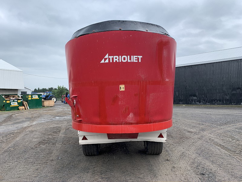 2018 TRIOLIET SOLOMIX 2 2000 ZK PULL TYPE TMR FEED MIXER