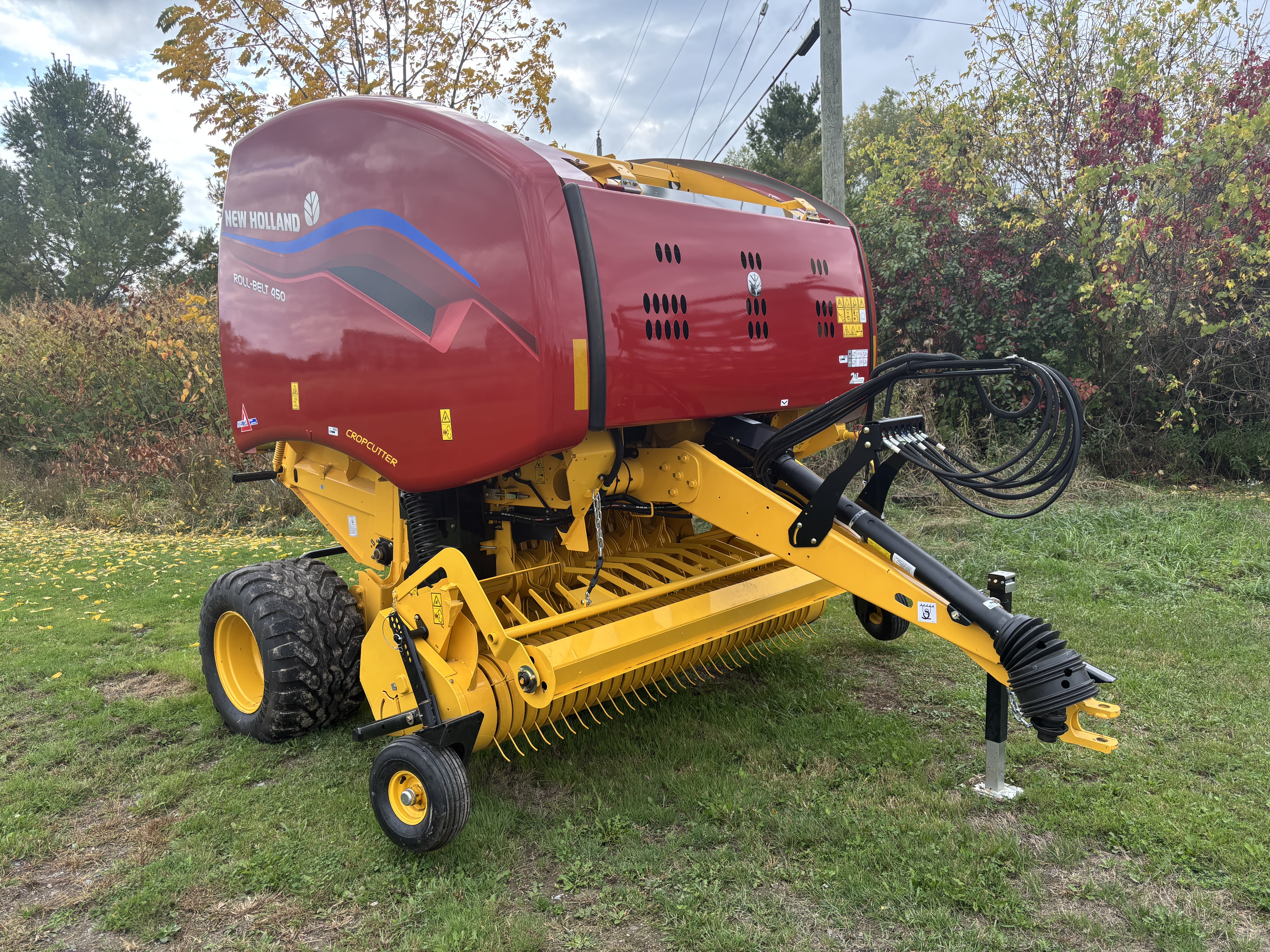 2025 NEW HOLLAND ROLL-BELT 450 ROUND BALER