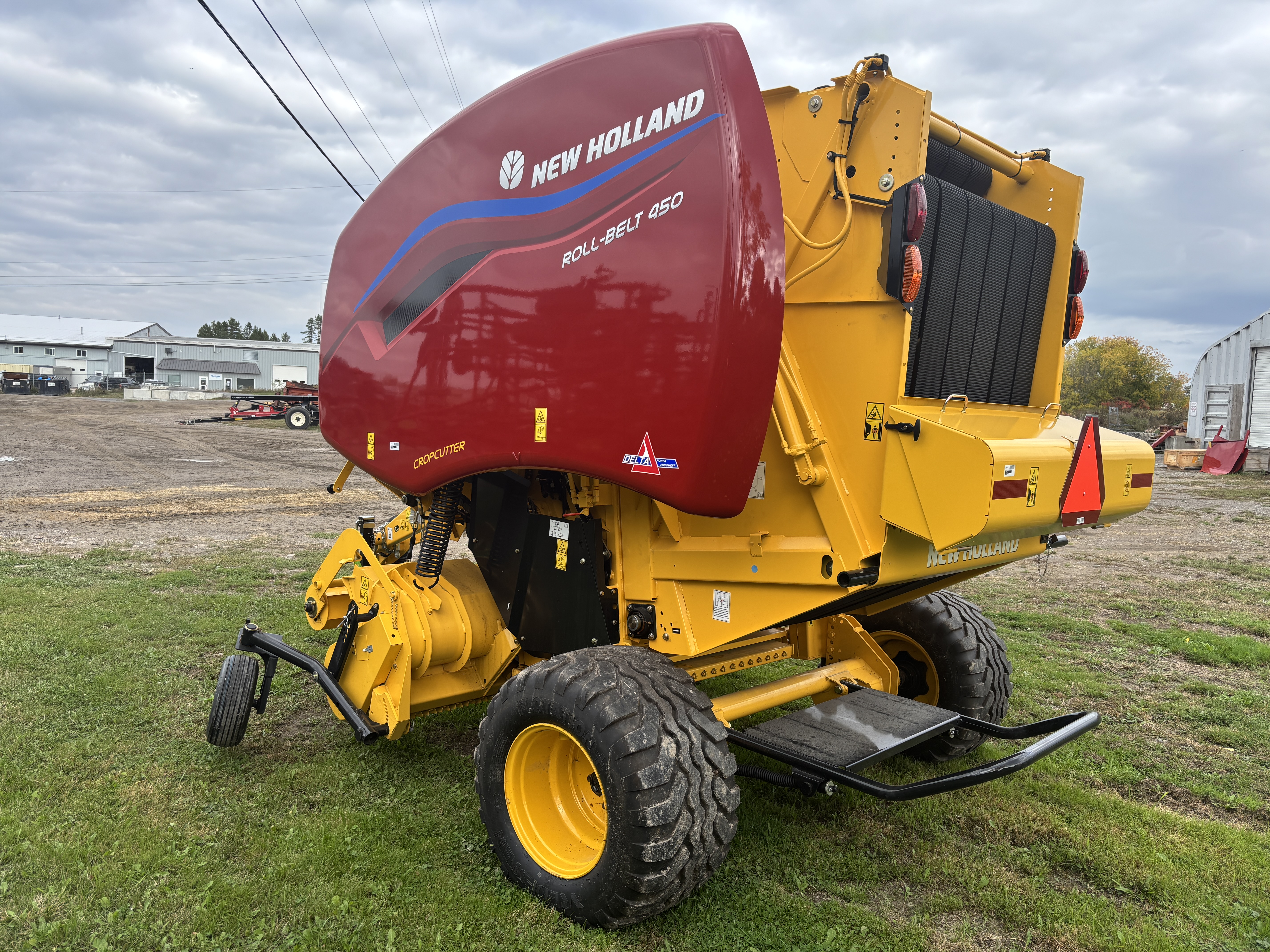 2025 NEW HOLLAND ROLL-BELT 450 ROUND BALER
