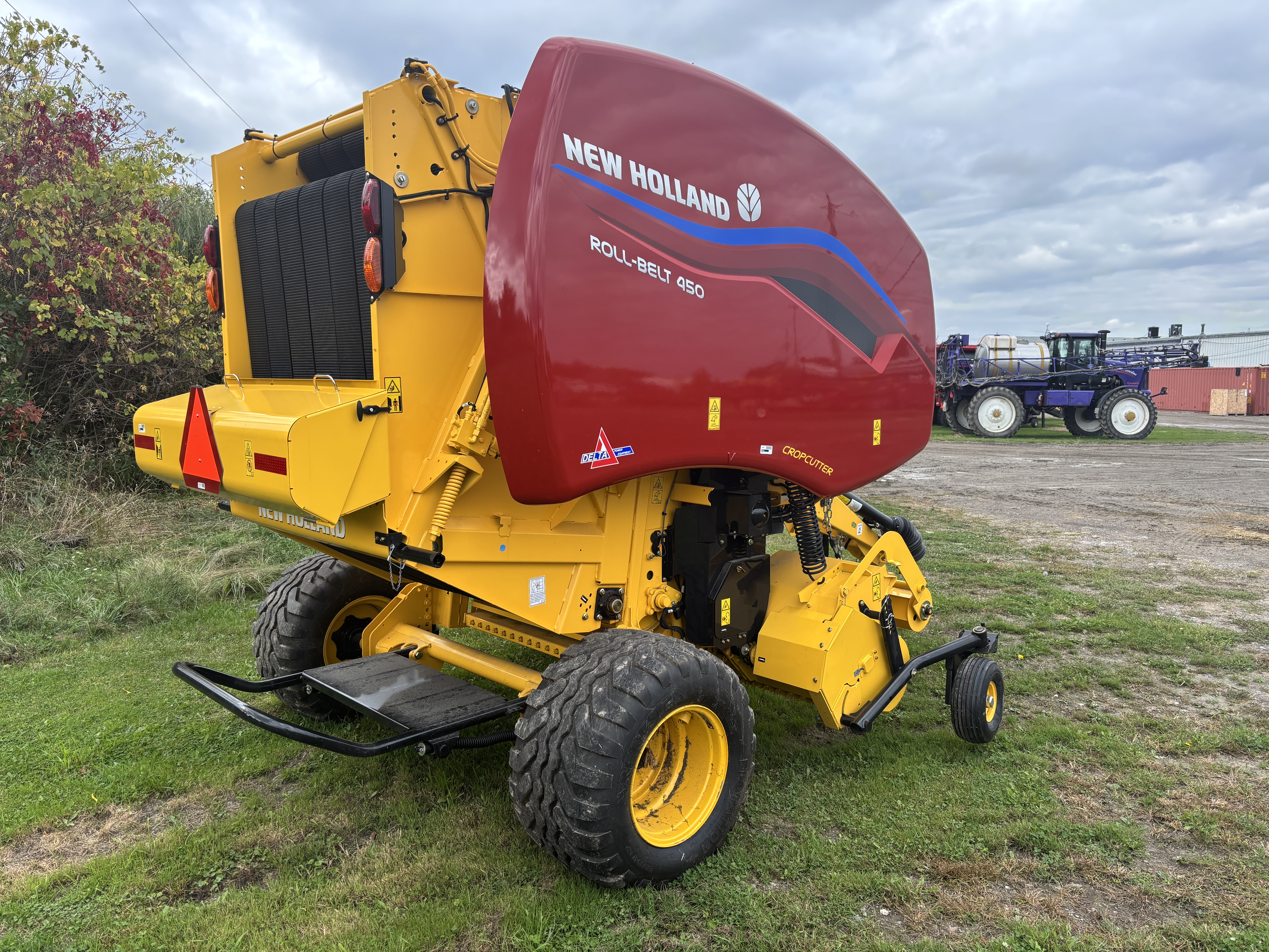 2025 NEW HOLLAND ROLL-BELT 450 ROUND BALER