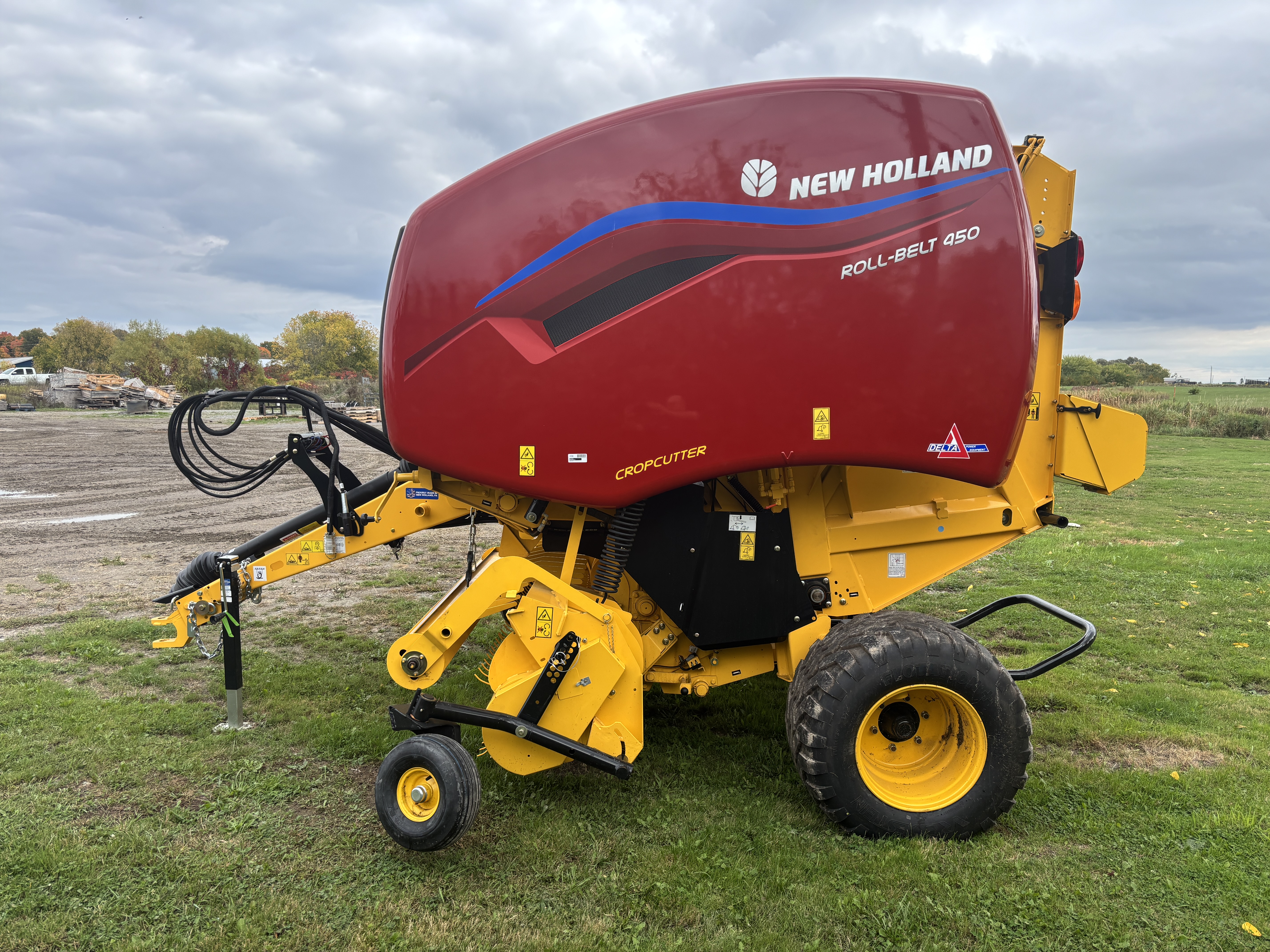 2025 NEW HOLLAND ROLL-BELT 450 ROUND BALER
