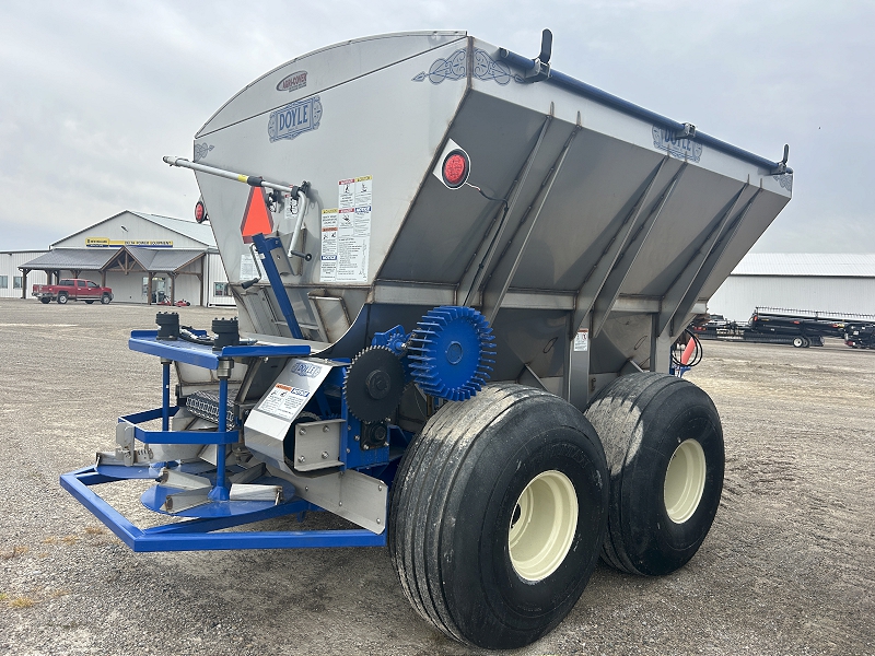 2025 DOYLE 8 TON PULL TYPE FERTILIZER/LIME COMBO SPREADER