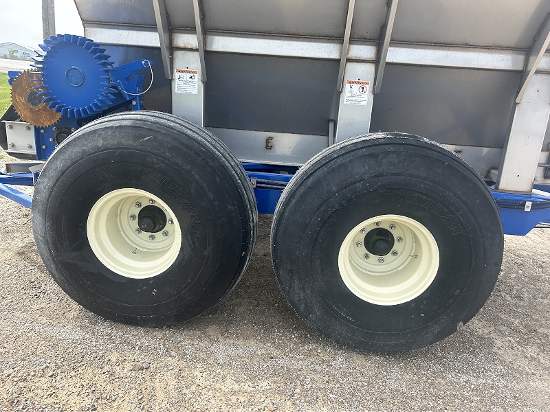 2025 DOYLE 8 TON PULL TYPE FERTILIZER/LIME COMBO SPREADER