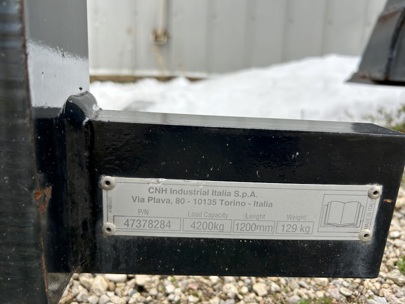 2024 NEW HOLLAND PALLET FORKS FOR ISO STYLE HOOKUP