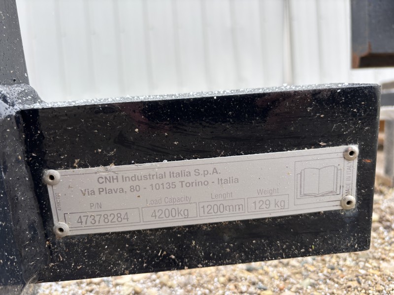 2024 NEW HOLLAND PALLET FORKS FOR ISO STYLE HOOKUP