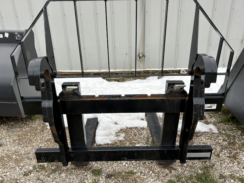 2024 NEW HOLLAND PALLET FORKS FOR ISO STYLE HOOKUP