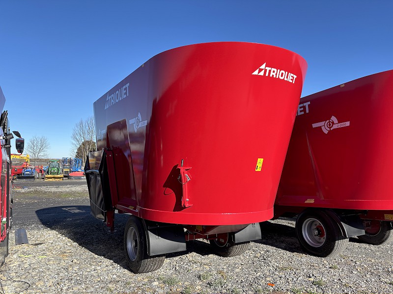 2025 TRIOLIET SOLOMIX 2 2200 ZK TMR FEED MIXER
