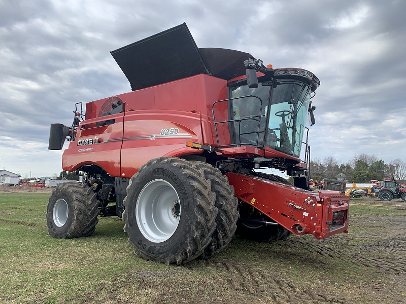 2024 CASE IH 8250 COMBINE