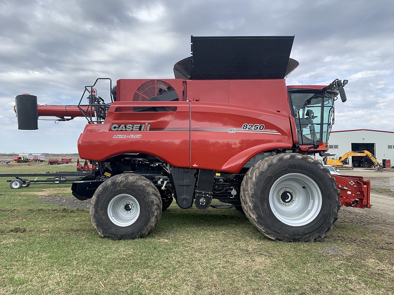 2024 CASE IH 8250 COMBINE