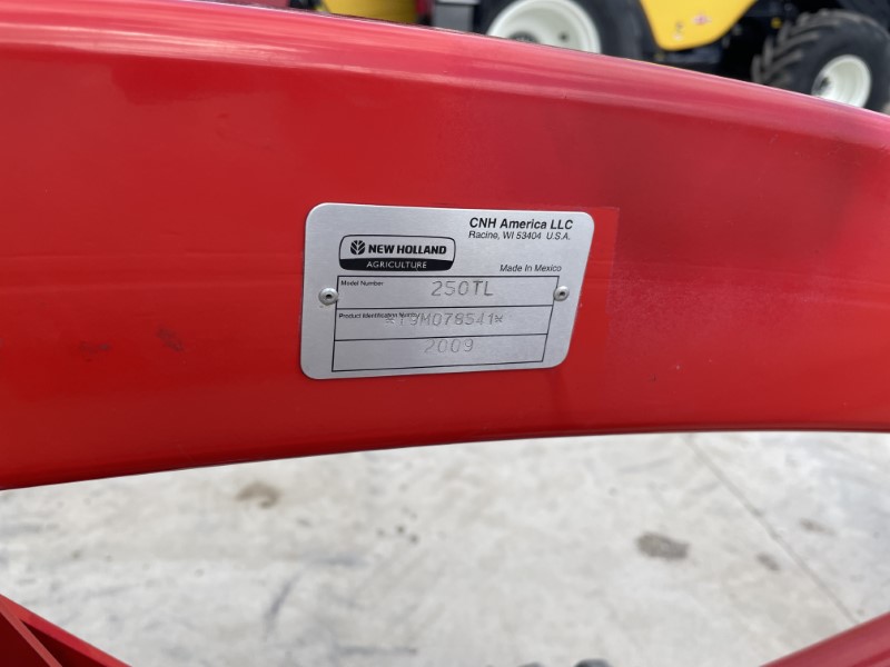 2009 NEW HOLLAND BOOMER 8N TRACTOR WITH LOADER