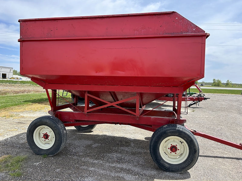180 BUSHEL HOMEMADE GRAVITY BOX WAGON