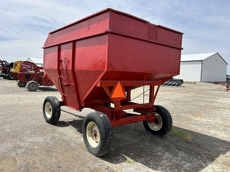 180 BUSHEL HOMEMADE GRAVITY BOX WAGON