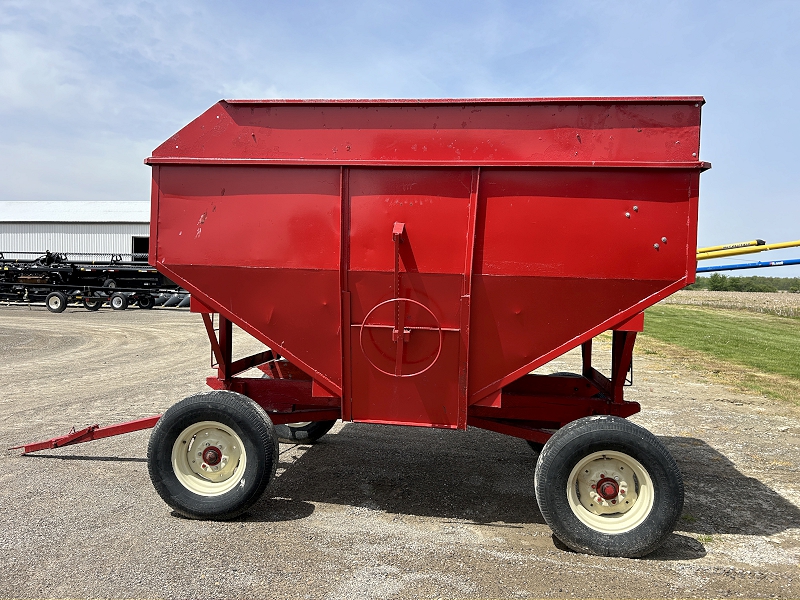 180 BUSHEL HOMEMADE GRAVITY BOX WAGON