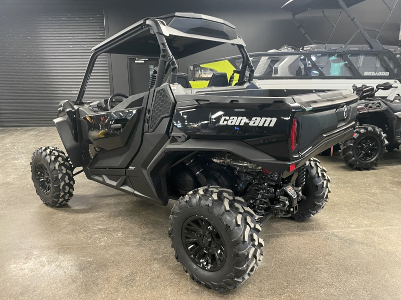 ATV & Utility Vehicles  2025 CAN-AM COMMANDER XT 1000R SIDE BY SIDE Photo