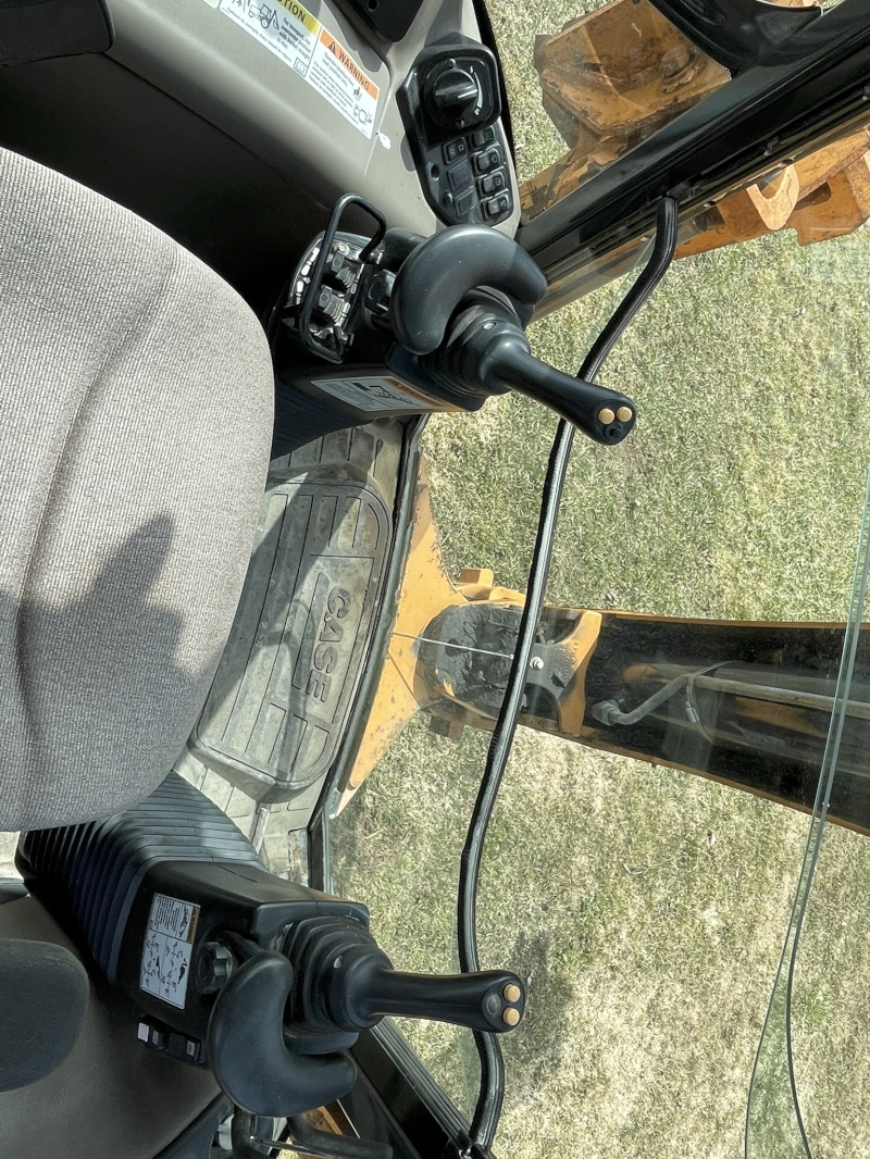 2015 CASE 580SN (SUPER N) TRACTOR LOADER BACKHOE