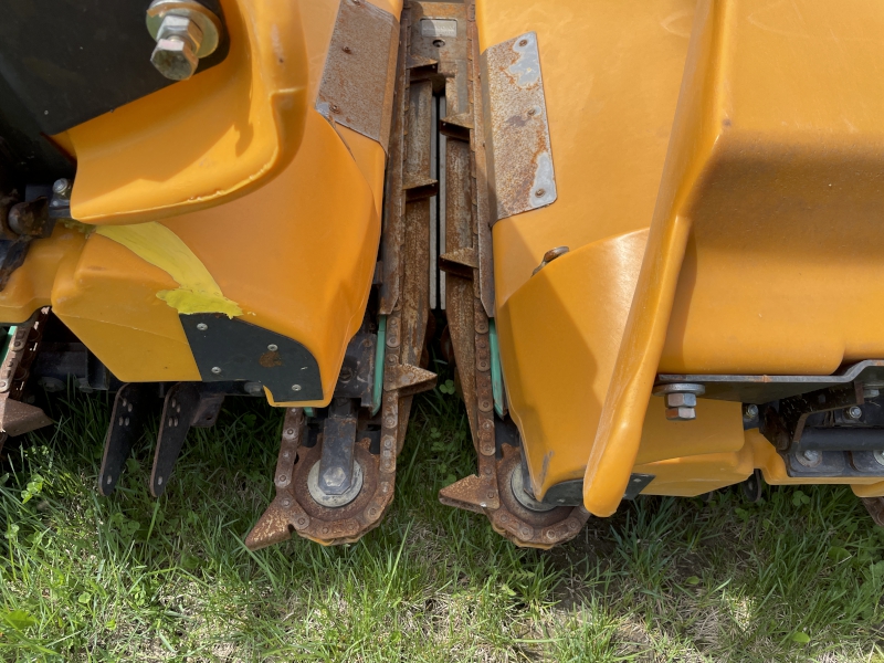 2009 GRECAV BQ75T CORN HEAD