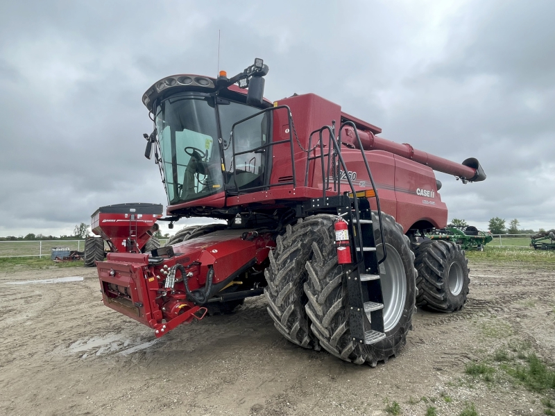 2023 CASE IH 8250 COMBINE