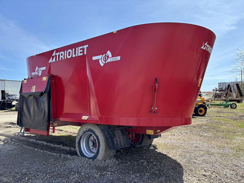 2025 TRIOLIET SOLOMIX 2 2000L ZK TMR FEED MIXER
