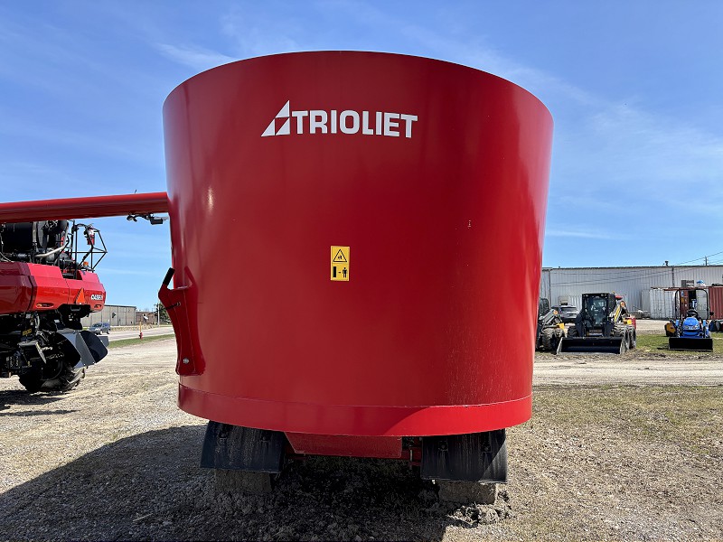 2025 TRIOLIET SOLOMIX 2 2000L ZK TMR FEED MIXER