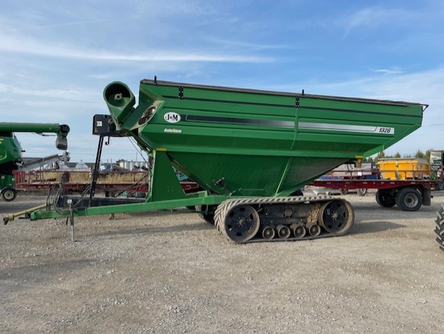 2015 J&M 1326-22T GRAIN CART