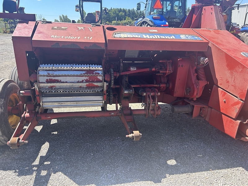 2014 NEW HOLLAND FP240 PULL TYPE FORAGE HARVESTER WITH HEADS