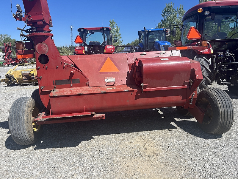 2014 NEW HOLLAND FP240 PULL TYPE FORAGE HARVESTER WITH HEADS