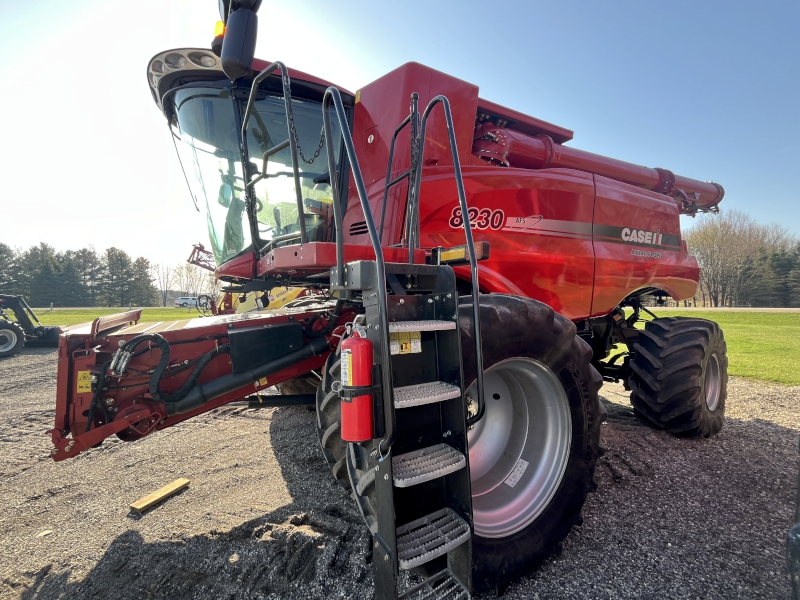2014 CASE IH 8230 COMBINE
