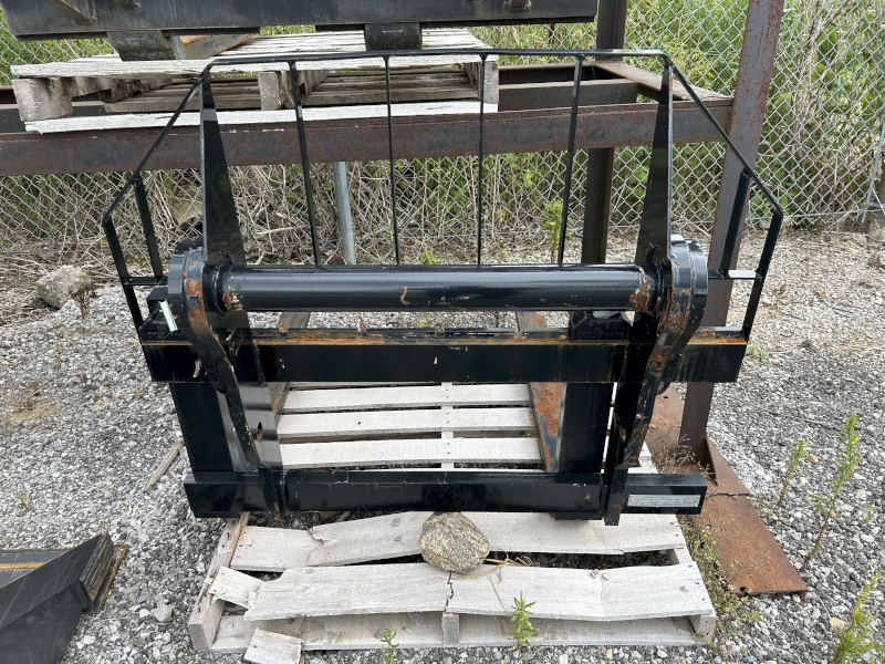 NEW HOLLAND TELEHANDLER CARRIAGE AND FORKS