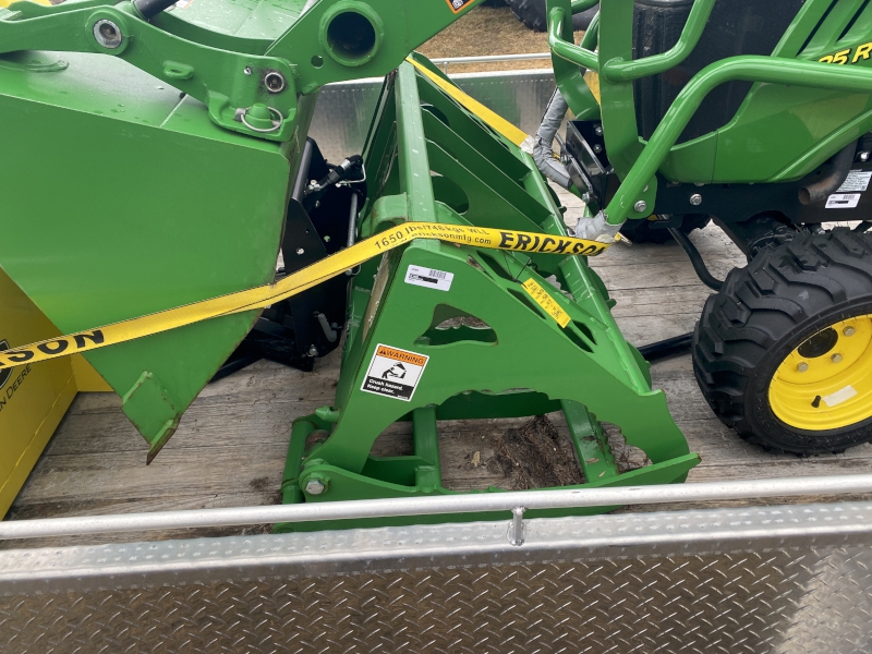 2023 JOHN DEERE 1025R TRACTOR PACKAGE WITH SNOWBLOWER